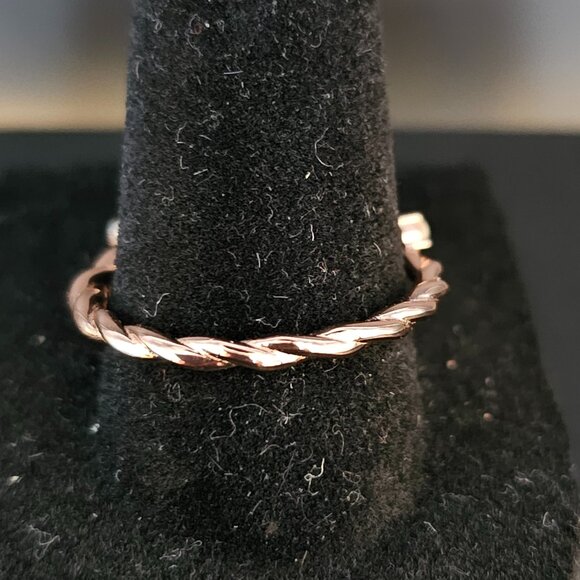 Stunning Moissanite and rose gold over sterling silver ring - Picture 5 of 9